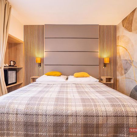 Hotel Benica Benesov  Kültér fotó