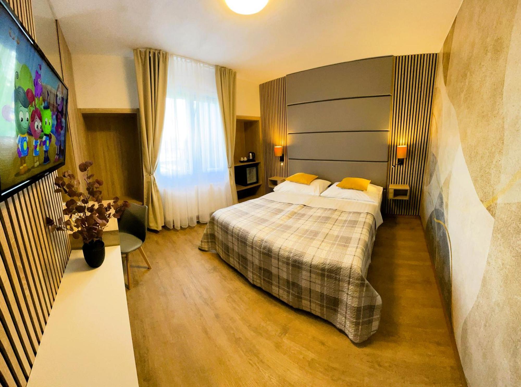 Hotel Benica Benesov  Kültér fotó