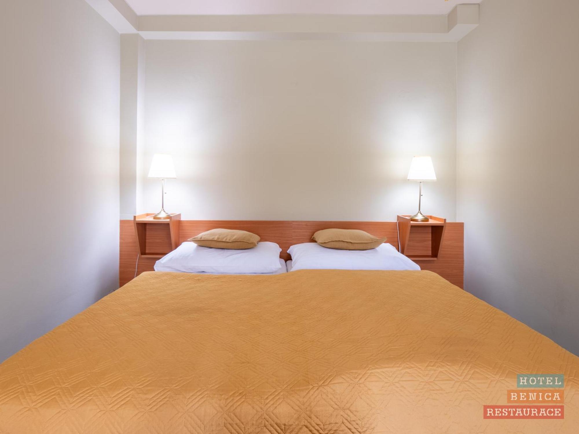 Hotel Benica Benesov  Kültér fotó