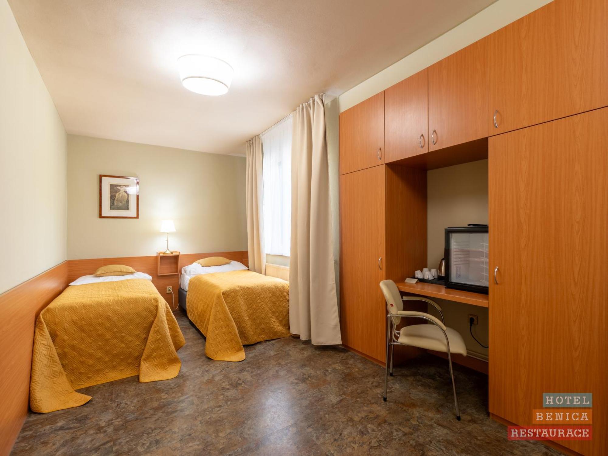 Hotel Benica Benesov  Kültér fotó